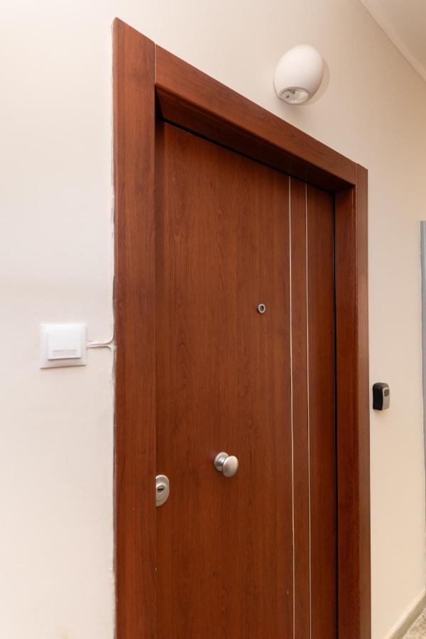 Modern Apartment, Short Walk To Acropolis Sites Афины Экстерьер фото