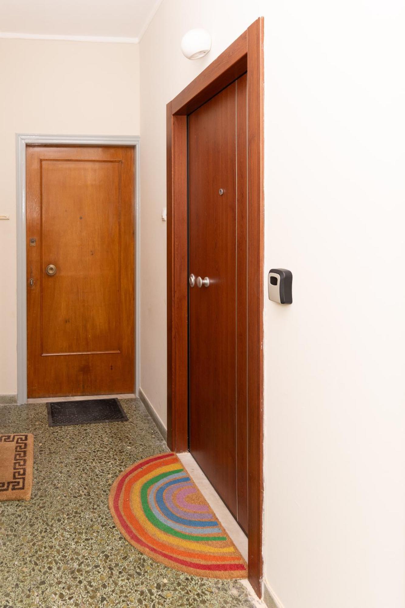 Modern Apartment, Short Walk To Acropolis Sites Афины Экстерьер фото